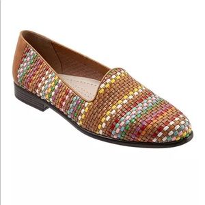 NWOT Trotters Liz multi-color weave shoes …